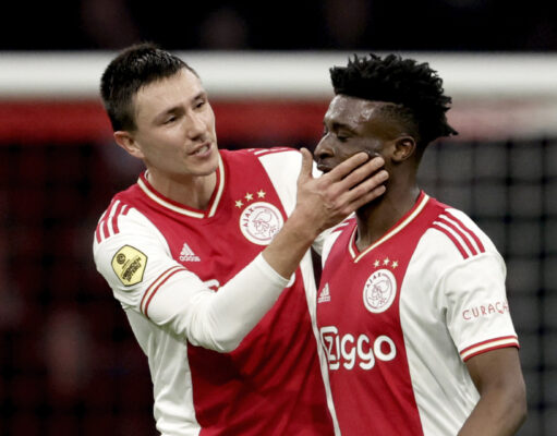 Van Basten destaca novo fenómeno do Ajax: “Muito melhor que Antony”